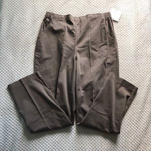 Croft and Barrow women’s Khaki bottoms Brand New w/tags Size Stretch Large Short